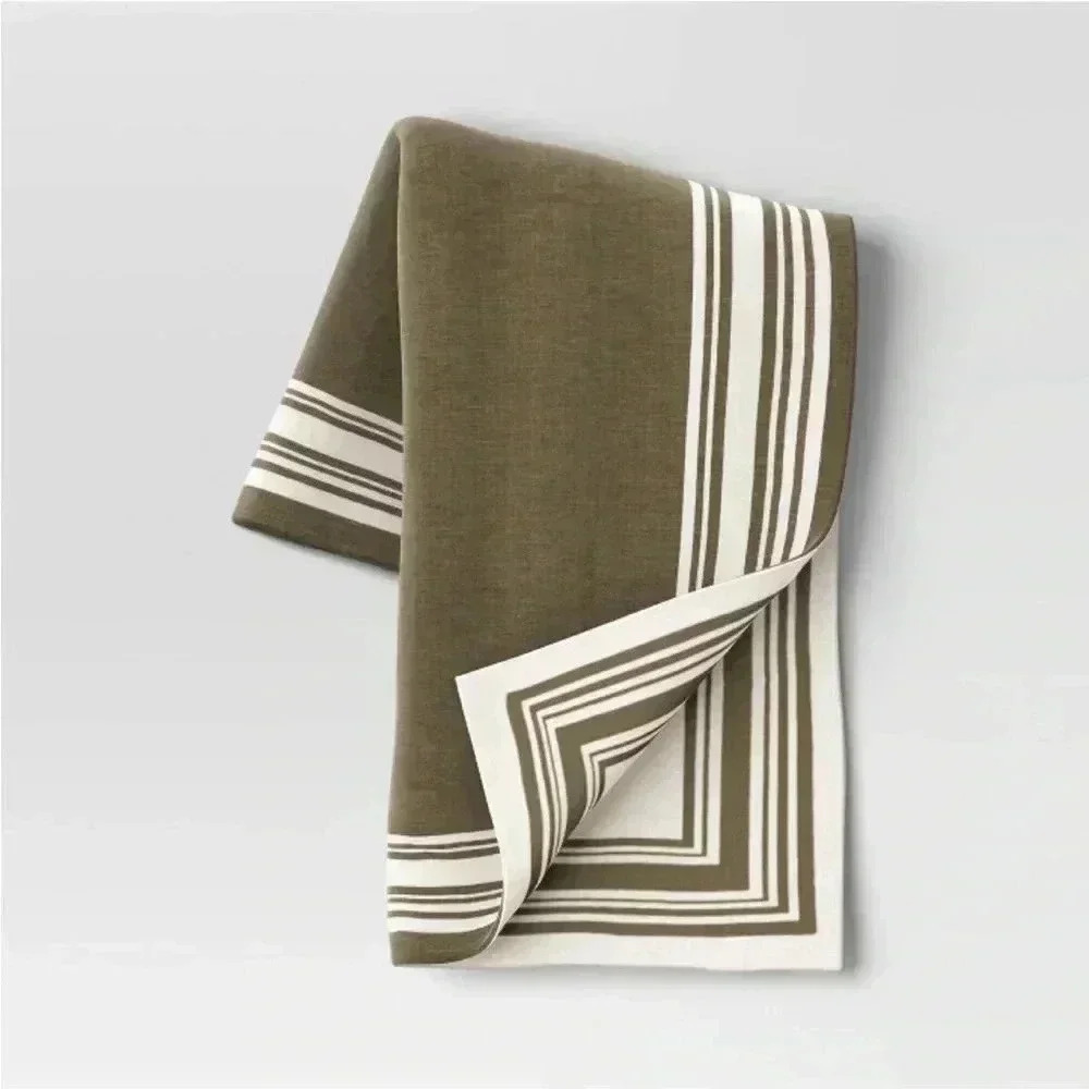 NWOT Framed Jacquard Knit Throw Blanket
Sage Green/Cream -Threshold Studio McGee